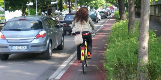 Mobilità urbana (per la rivista “Asilo politico”)