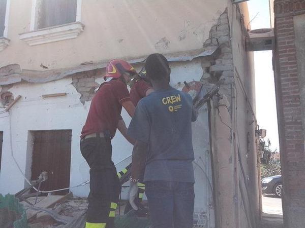 Lavorare tutti, italiani e migranti. Ricostruiamo l’italia insieme a profughi e migranti