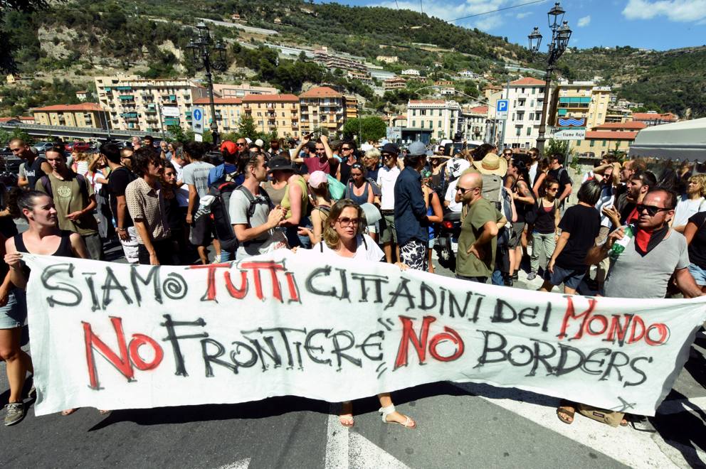 Il razzismo ridà fiato al fascismo e ai governi xenofobi